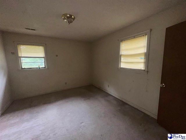 901 Franklin Dr, Pamplico, SC 29583