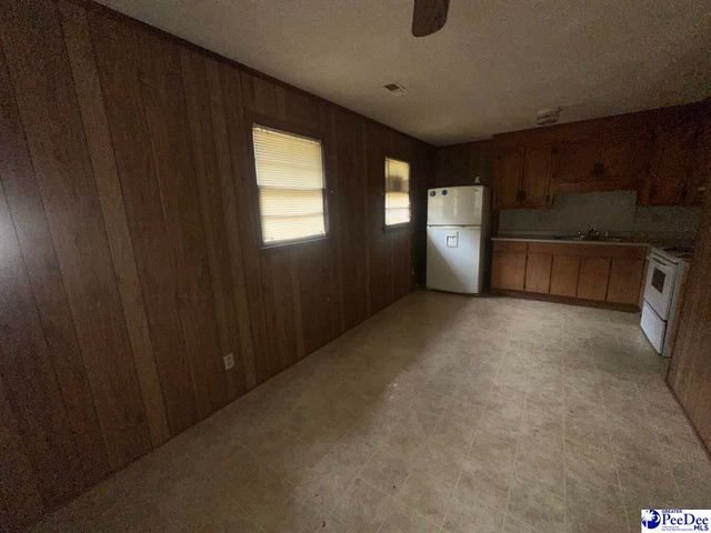 901 Franklin Dr, Pamplico, SC 29583