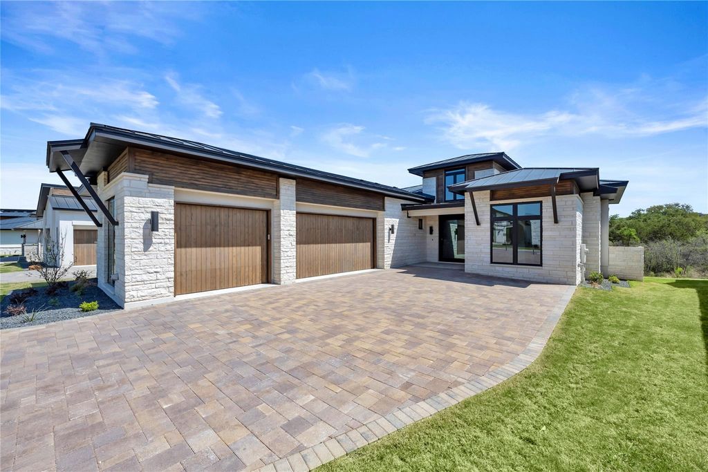 206 Azalea LOOP, Horseshoe Bay, TX 78657