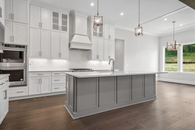 5705 Nola Dr, Arrington, TN 37014