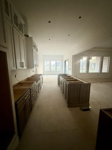 5705 Nola Dr, Arrington, TN 37014