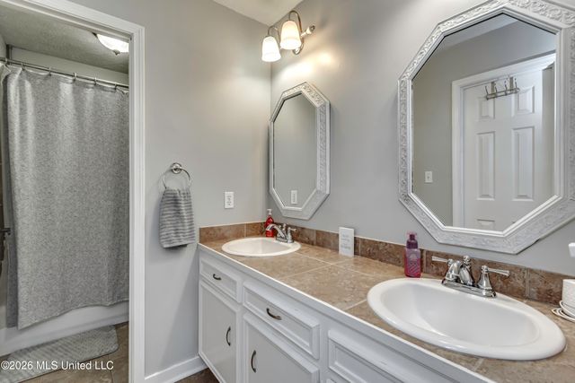 922 S College Street, Brandon, MS 39042