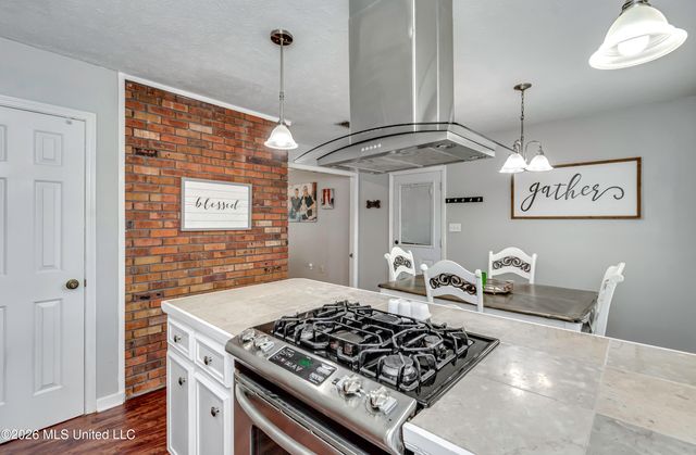 922 S College Street, Brandon, MS 39042