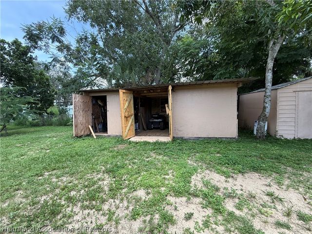 105 WIGGINS Avenue, Avon Park, FL 33825