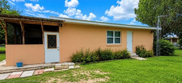 105 WIGGINS Avenue, Avon Park, FL 33825