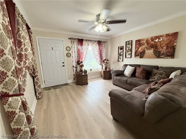 105 WIGGINS Avenue, Avon Park, FL 33825