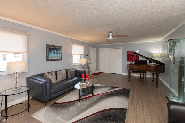 11 Eastern Avenue, Brownsburg, IN 46112