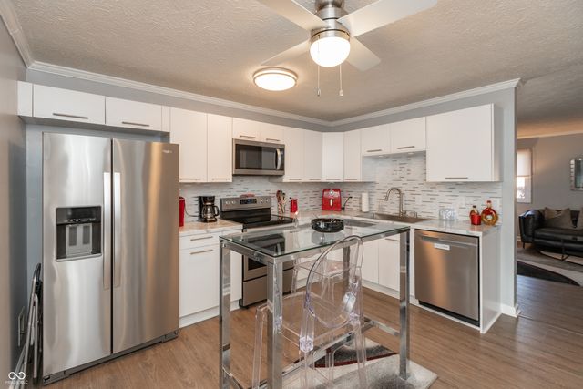 11 Eastern Avenue, Brownsburg, IN 46112