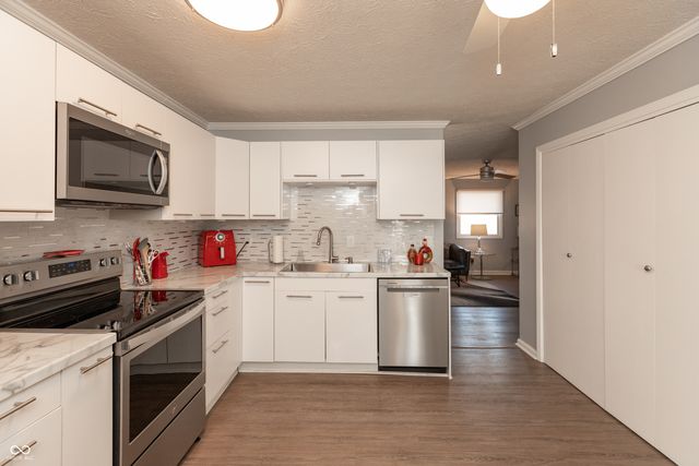 11 Eastern Avenue, Brownsburg, IN 46112
