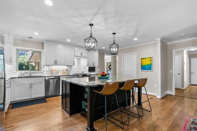 544 Woodvale Drive, Greensboro, NC 27410
