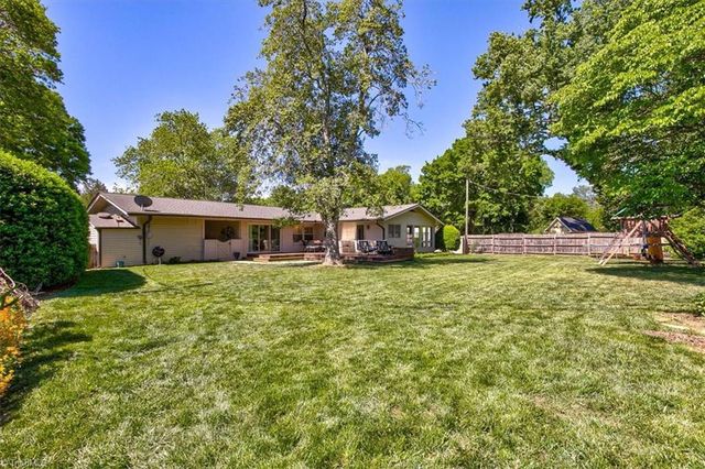544 Woodvale Drive, Greensboro, NC 27410