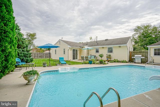 514 BUCKINGHAM DR, Sewell, NJ 08080