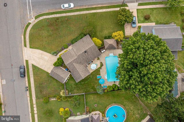 514 BUCKINGHAM DR, Sewell, NJ 08080
