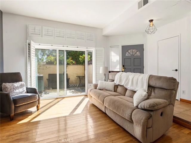 7100 Balboa Boulevard 805, Lake Balboa, CA 91406