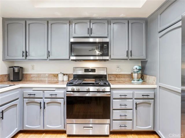 7100 Balboa Boulevard 805, Lake Balboa, CA 91406