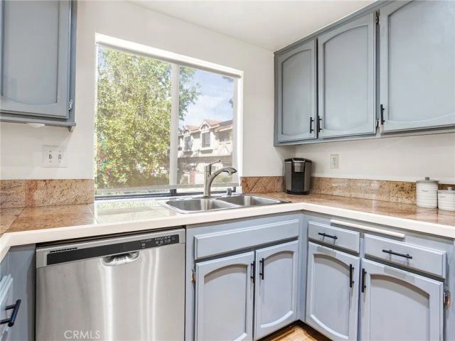 7100 Balboa Boulevard 805, Lake Balboa, CA 91406