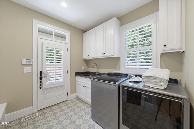 2011 Stone Street, Raleigh, NC 27608