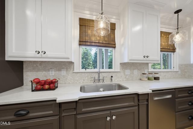 2011 Stone Street, Raleigh, NC 27608