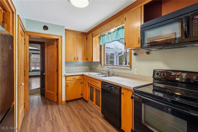 3582 Greenwich Road, Norton, OH 44203