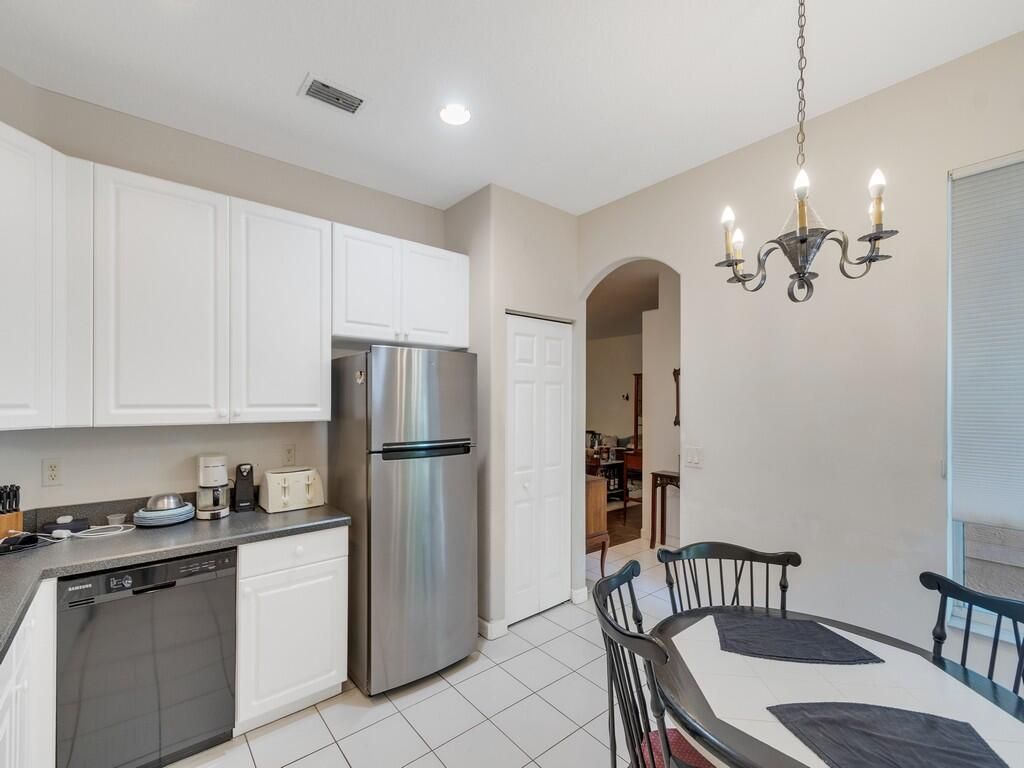 Image 10 of property listing at 3830 Nags Head Place SW, Vero Beach, FL 32968
