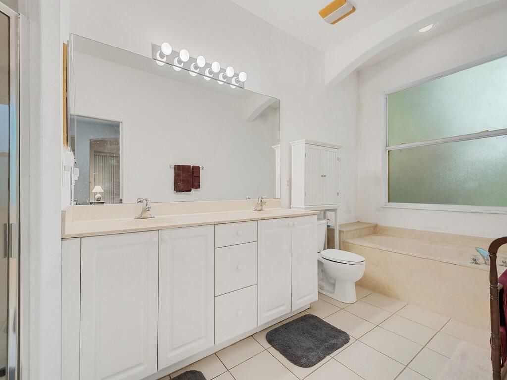 Image 16 of property listing at 3830 Nags Head Place SW, Vero Beach, FL 32968
