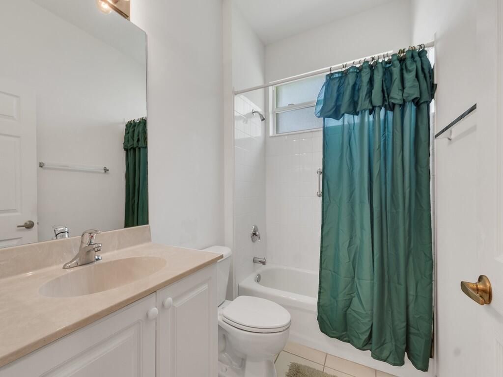 Image 18 of property listing at 3830 Nags Head Place SW, Vero Beach, FL 32968