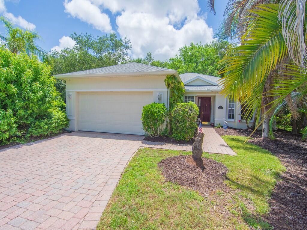 Image 32 of property listing at 3830 Nags Head Place SW, Vero Beach, FL 32968