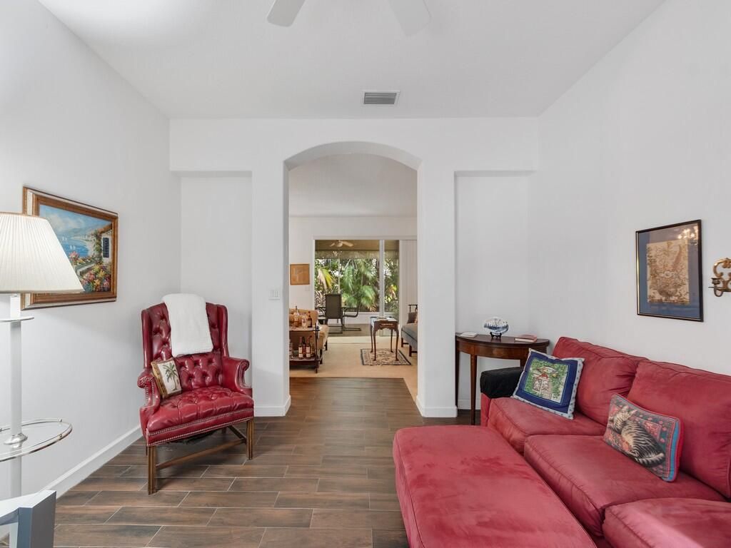 Image 4 of property listing at 3830 Nags Head Place SW, Vero Beach, FL 32968
