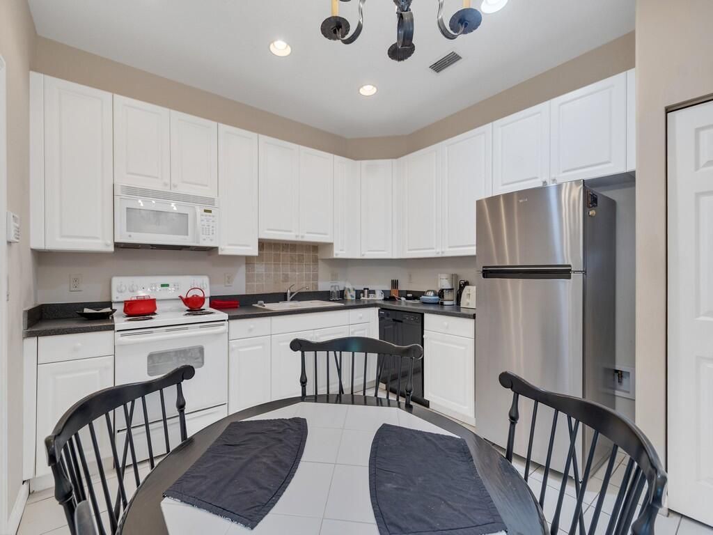 Image 9 of property listing at 3830 Nags Head Place SW, Vero Beach, FL 32968