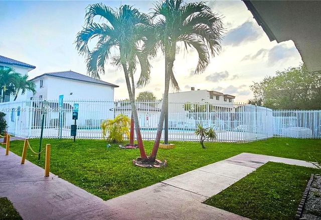 900 SW 104th Court B108, Miami, FL 33174
