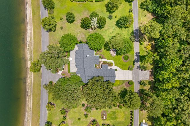 5259 Angelica Circle, Awendaw, SC 29429