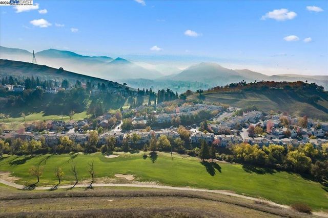 4605 Keller Ridge Dr, Clayton, CA 94517