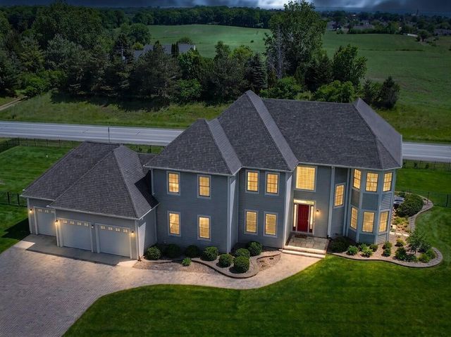3268 Bay Hill ROAD, Port Washington, WI 53074