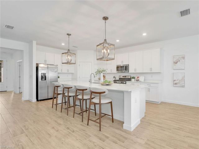 18320 Ridgeline DR, Estero, FL 33928