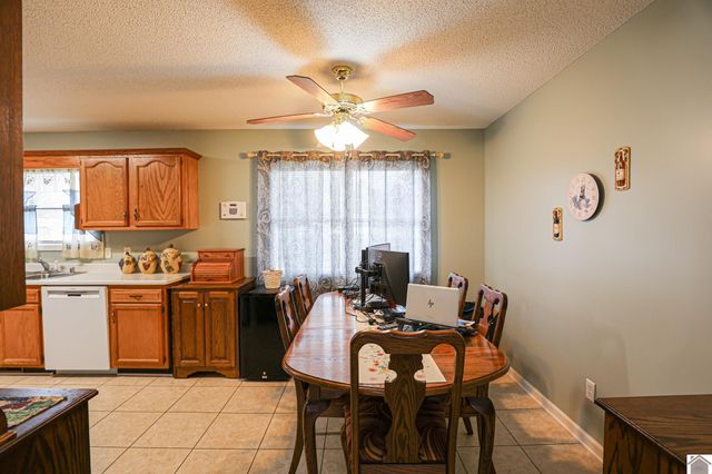 1825 Creekview Cv, Paducah, KY 42003