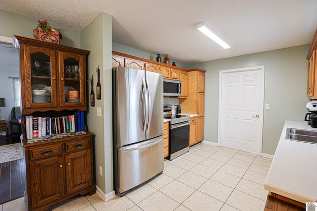 1825 Creekview Cv, Paducah, KY 42003