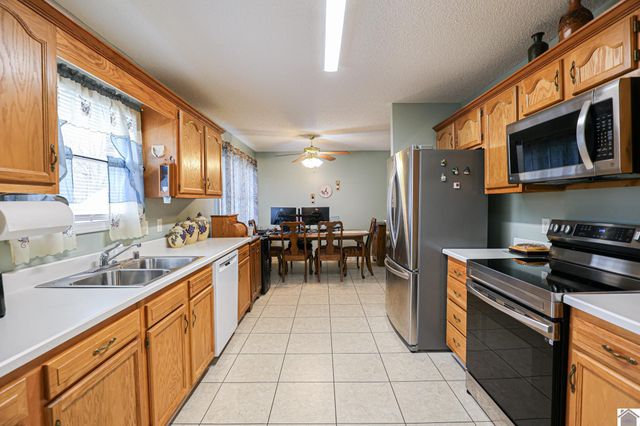 1825 Creekview Cv, Paducah, KY 42003