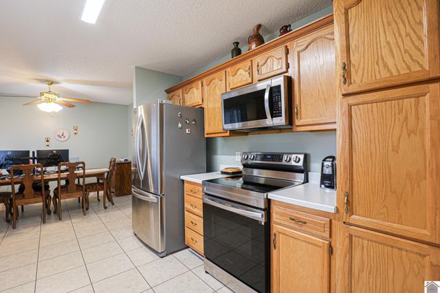 1825 Creekview Cv, Paducah, KY 42003