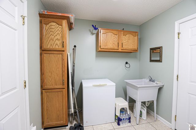 1825 Creekview Cv, Paducah, KY 42003