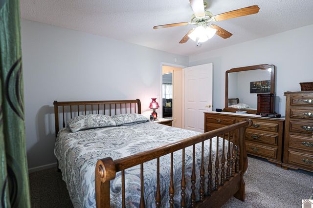 1825 Creekview Cv, Paducah, KY 42003