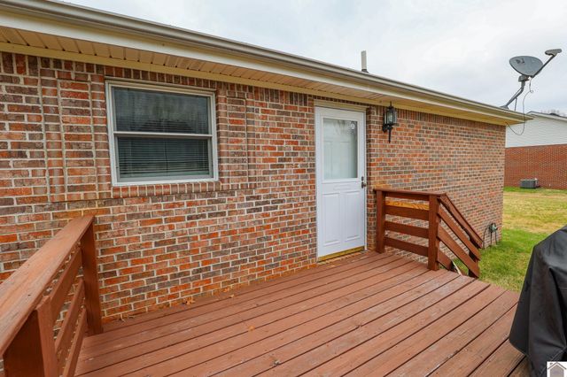 1825 Creekview Cv, Paducah, KY 42003