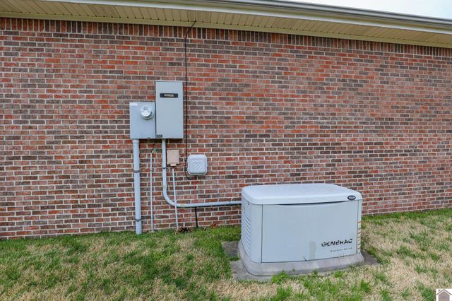 1825 Creekview Cv, Paducah, KY 42003