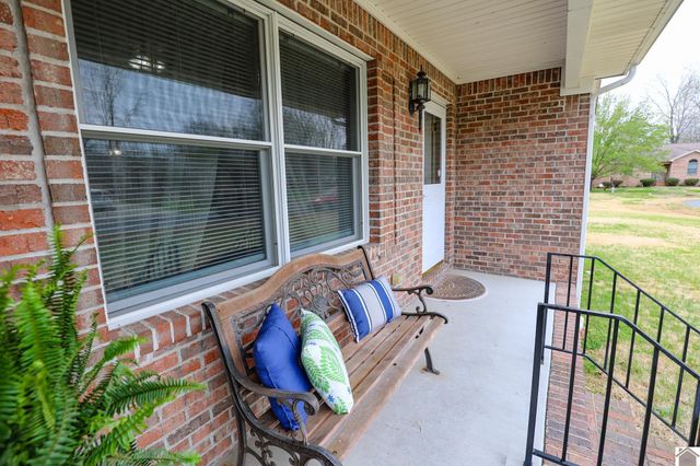 1825 Creekview Cv, Paducah, KY 42003