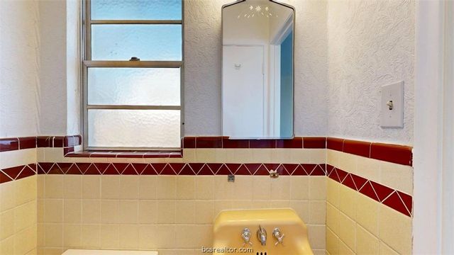 506 Clay Street, Bryan, TX 77801