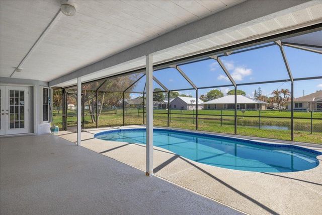 1902 SE Gaskins Circle, Port St. Lucie, Port St Lucie, FL 34952