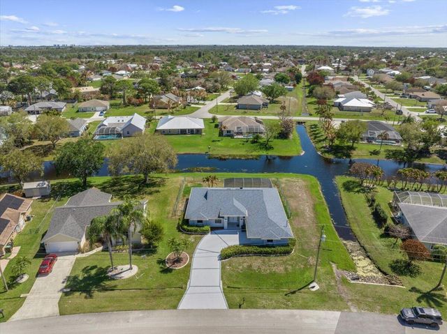 1902 SE Gaskins Circle, Port St. Lucie, Port St Lucie, FL 34952