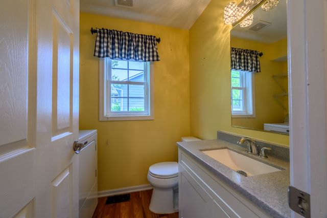 1370 NW 72nd Avenue, Ankeny, IA 50023