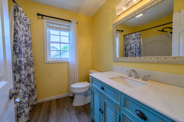 1370 NW 72nd Avenue, Ankeny, IA 50023