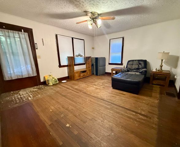 3205 Richmond Street, Mt Vernon, KY 40456