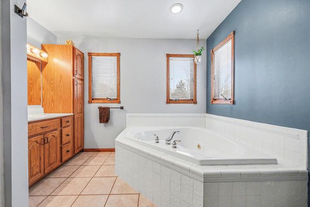 425 E Sternberg Road, Norton Shores City, MI 49441